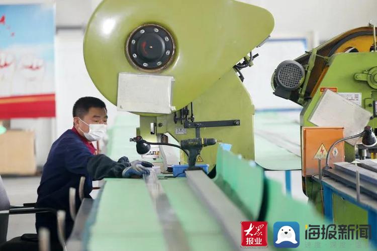 臨港區(qū)草廟子鎮(zhèn)“四新”項目起勢|金貝殼新材料 小身軀撬動大產業(yè)的新材料技術研發(fā)